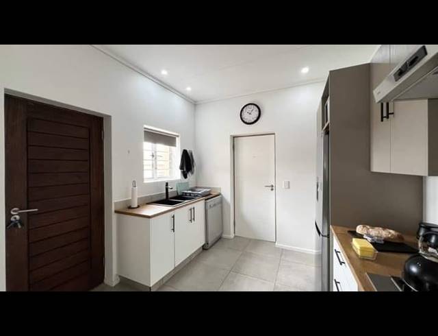 3 BEDROOM HOUSE FOR SALE IN MOOIKLOOF COUNTRY ESTATE